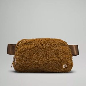 Lululemon Everywhere Fleece Belt Bag